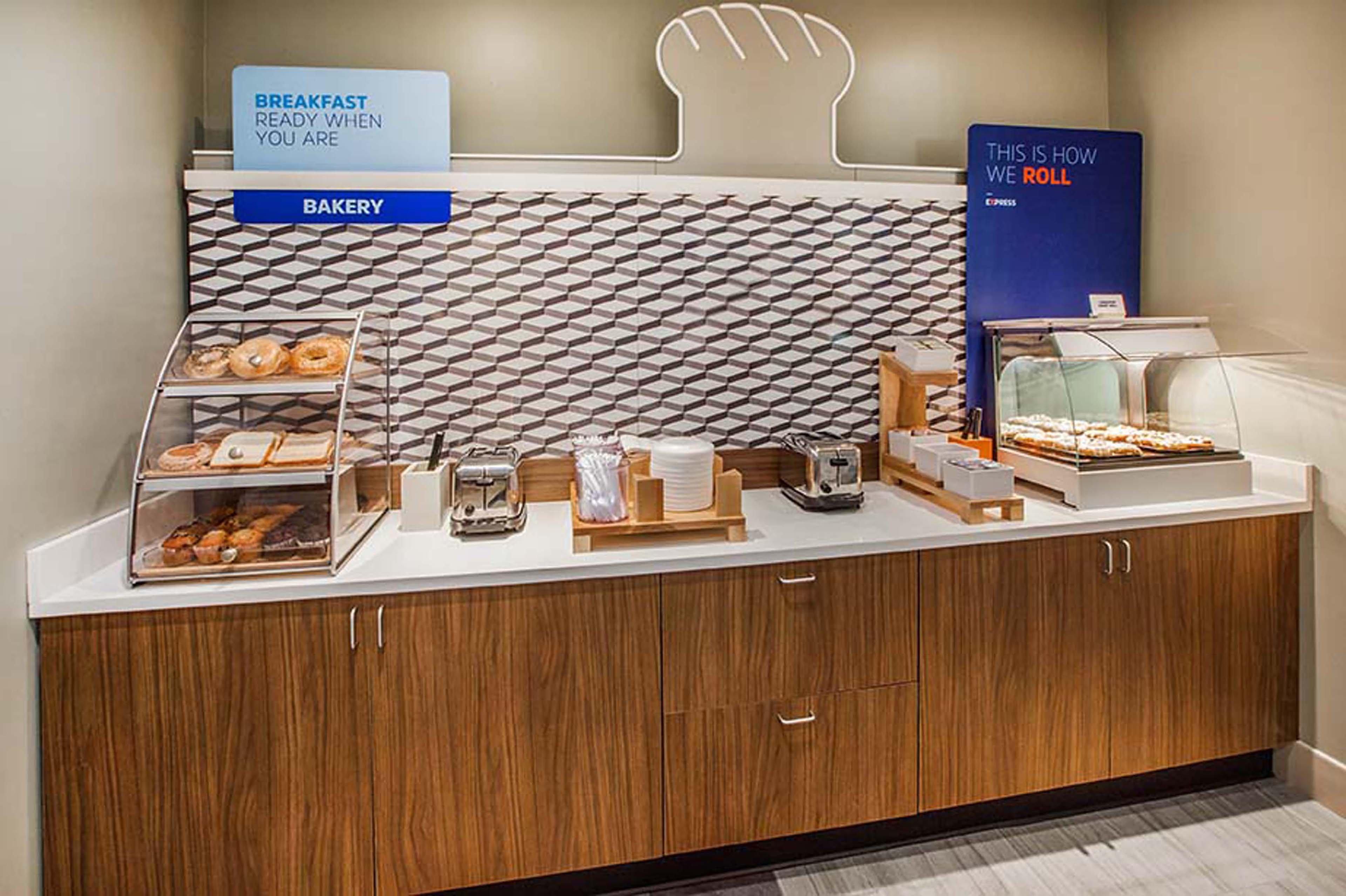 Holiday Inn Express Hotel & Suites Circleville By Ihg Buitenkant foto