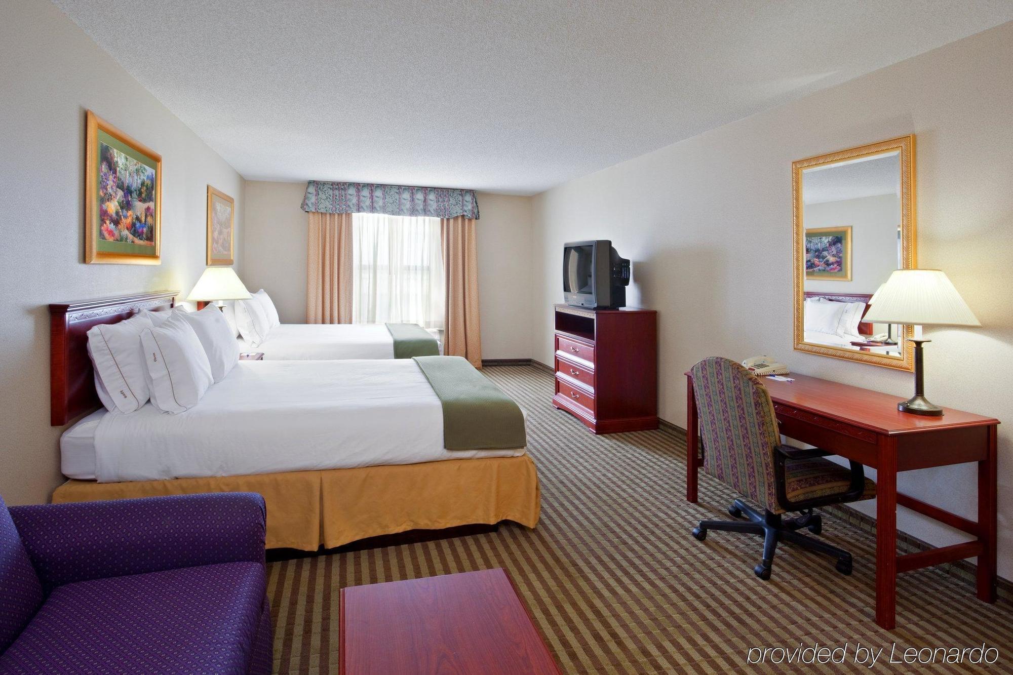 Holiday Inn Express Hotel & Suites Circleville By Ihg Buitenkant foto