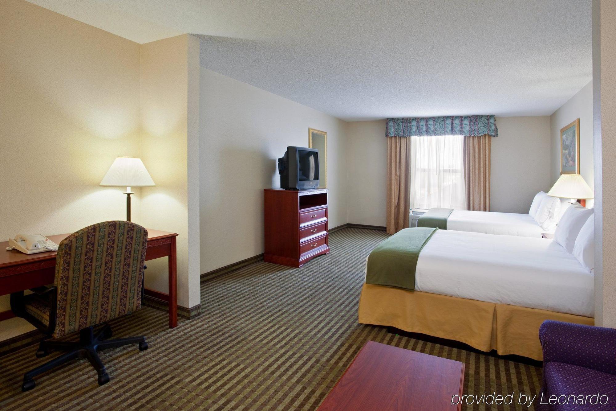 Holiday Inn Express Hotel & Suites Circleville By Ihg Buitenkant foto