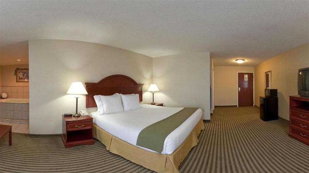 Holiday Inn Express Hotel & Suites Circleville By Ihg Buitenkant foto