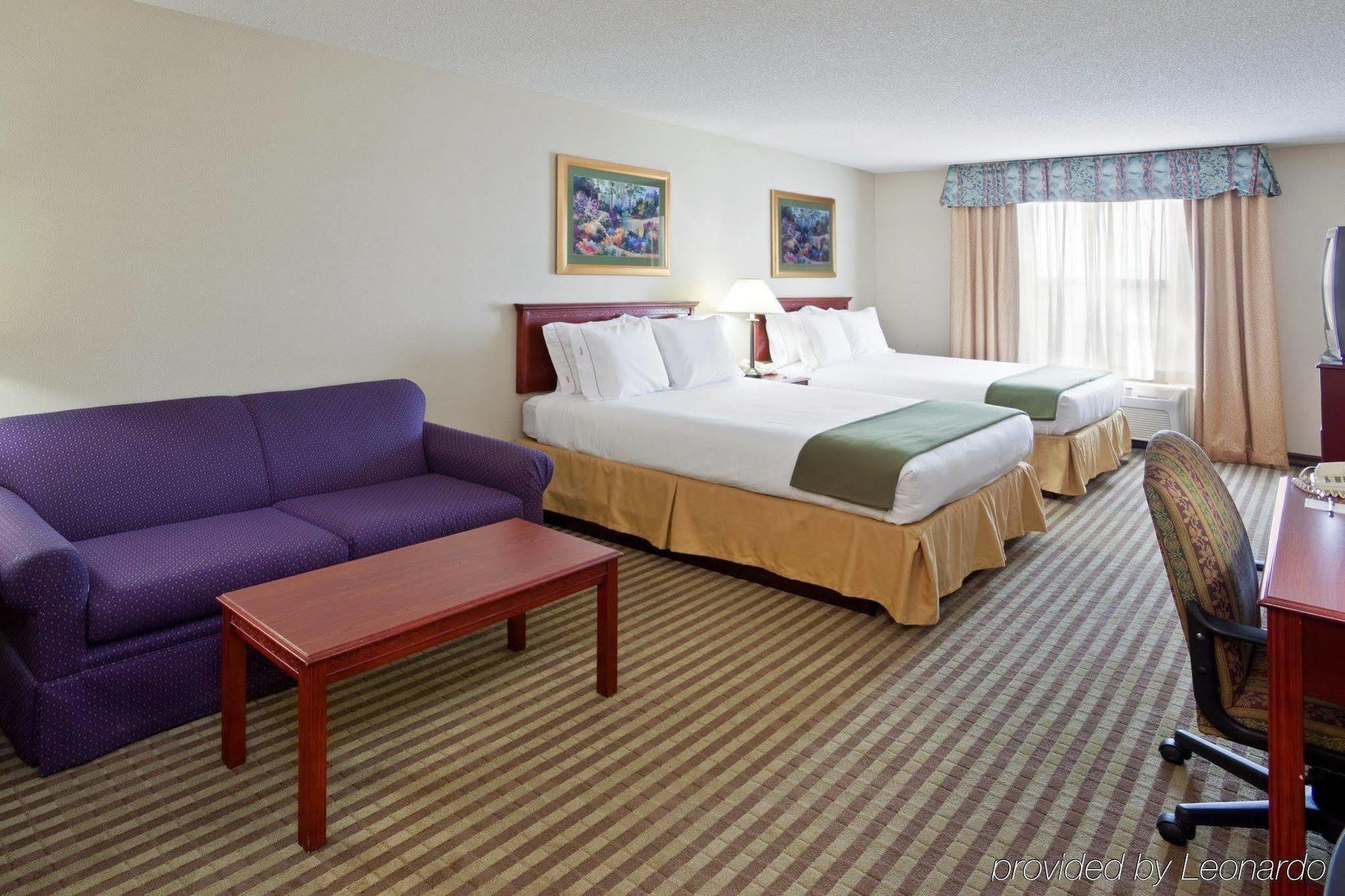 Holiday Inn Express Hotel & Suites Circleville By Ihg Buitenkant foto