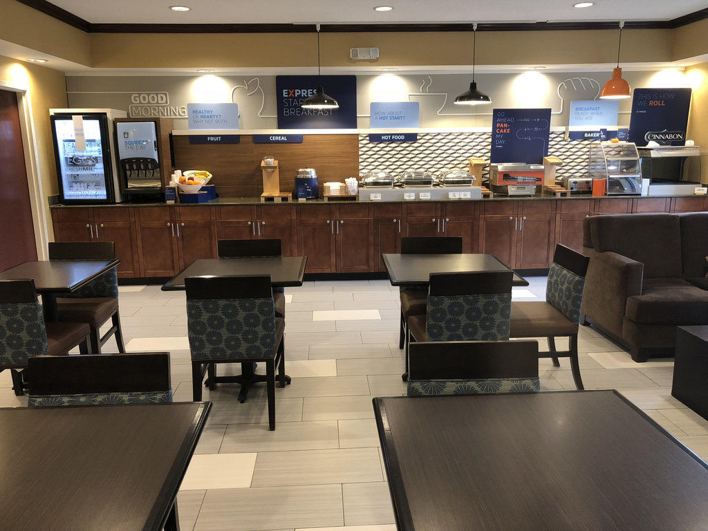 Holiday Inn Express Hotel & Suites Circleville By Ihg Buitenkant foto